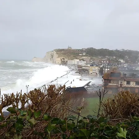 Le Friquet, Possibilité De Parking Appartement Étretat